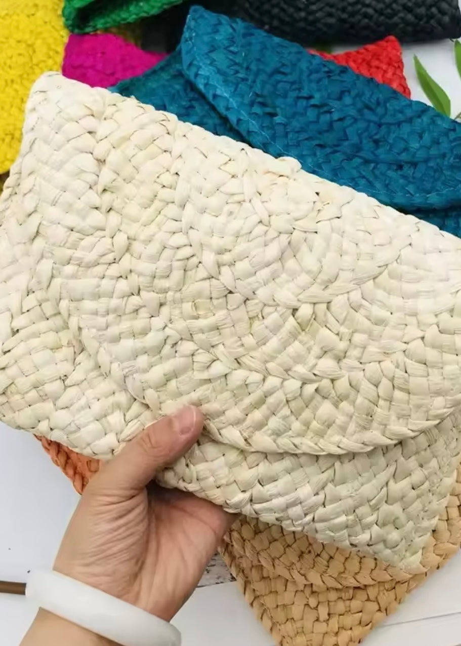 Beige isla clutch