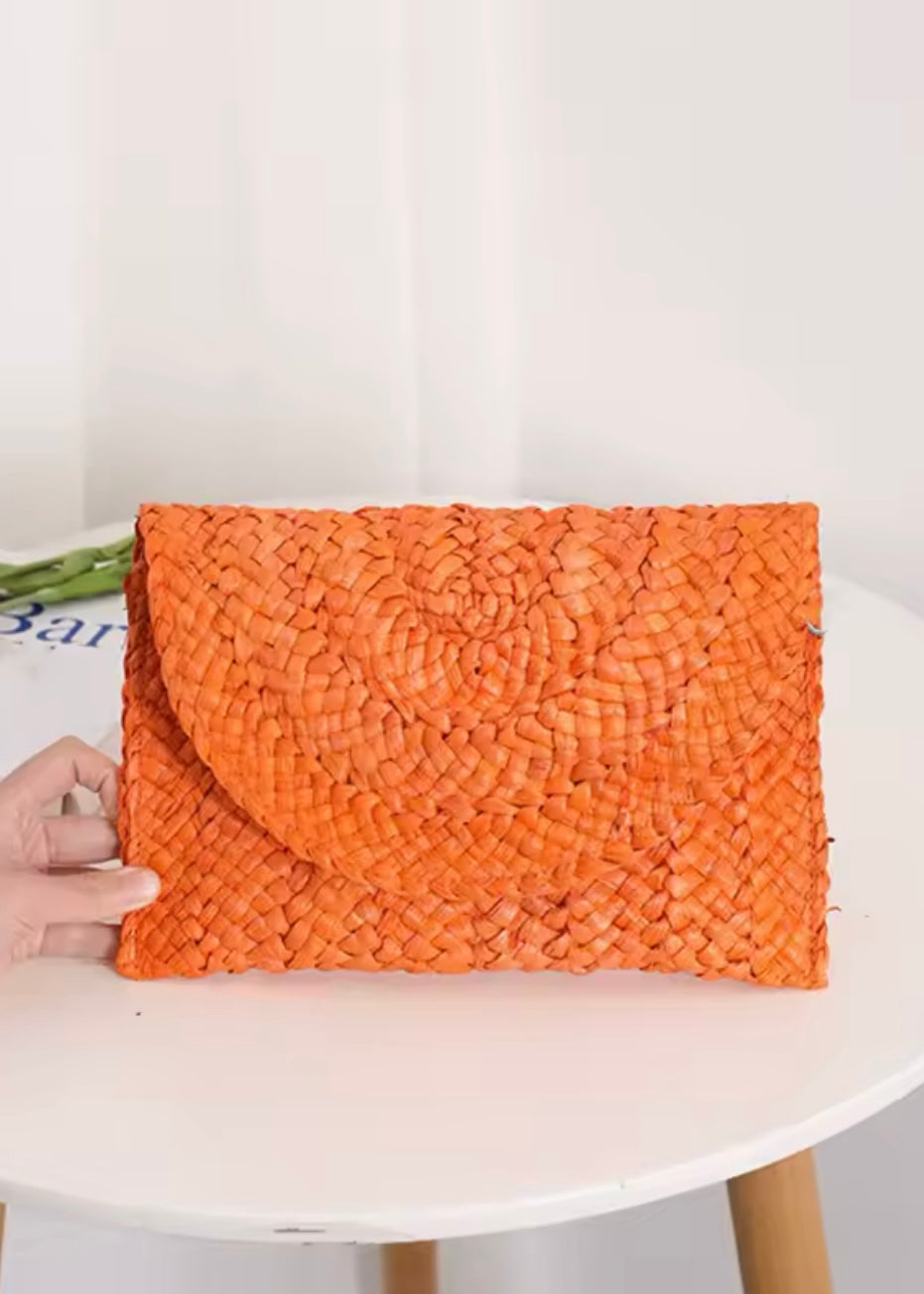 Beige isla clutch