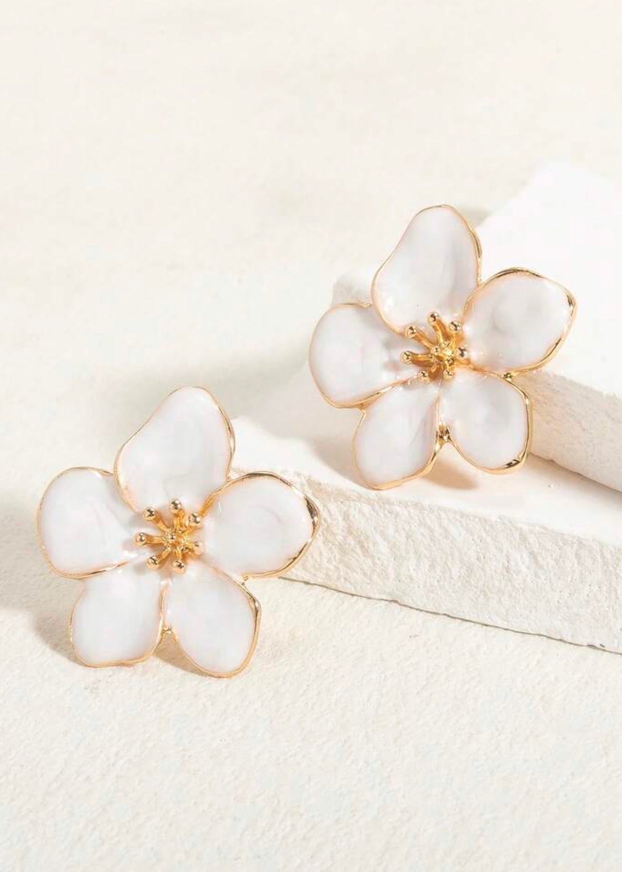 White petal earrings